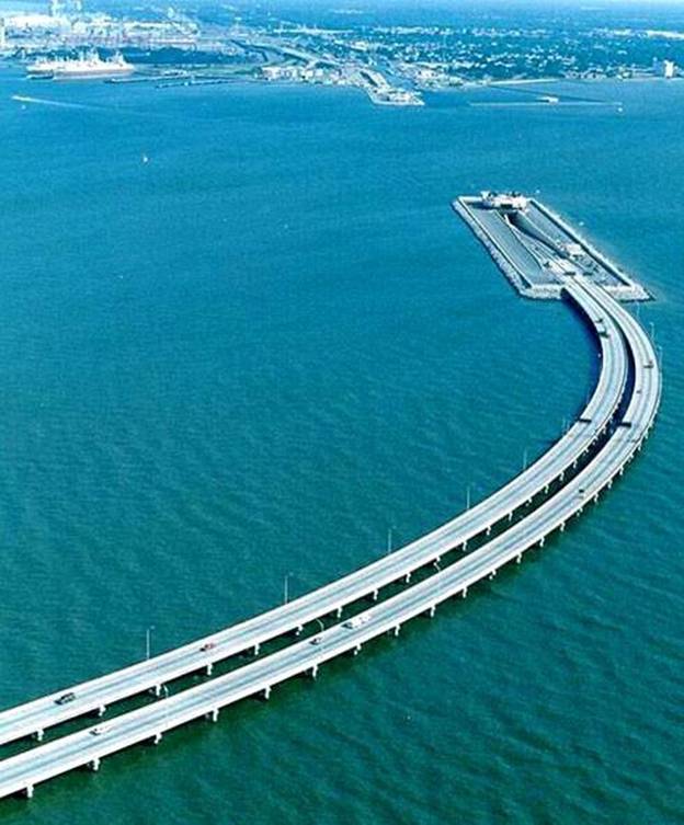 Description: Autostrada, la intrarea in tunel, Chesapeake Bay, SUA