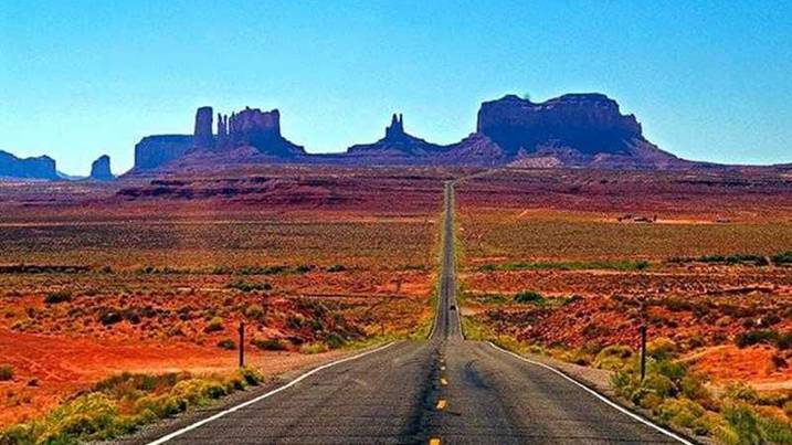 Description: Drumul spre monumentul Valley dos Navajos, SUA
