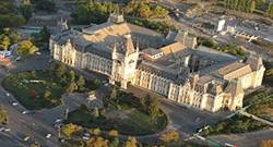 250px-Palatul_Culturii_Aerial.jpg