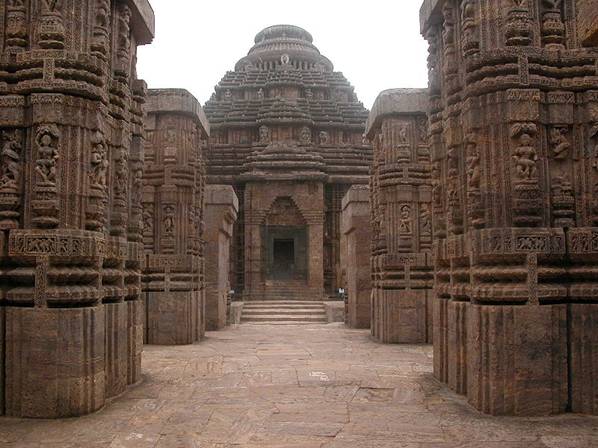 File:Konark Sub Temple Front view.jpg