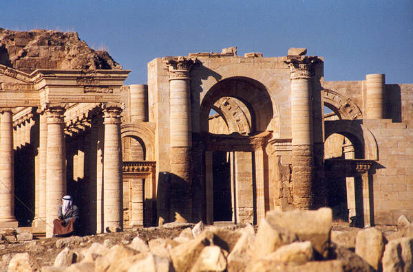 File:Hatra ruins.jpg