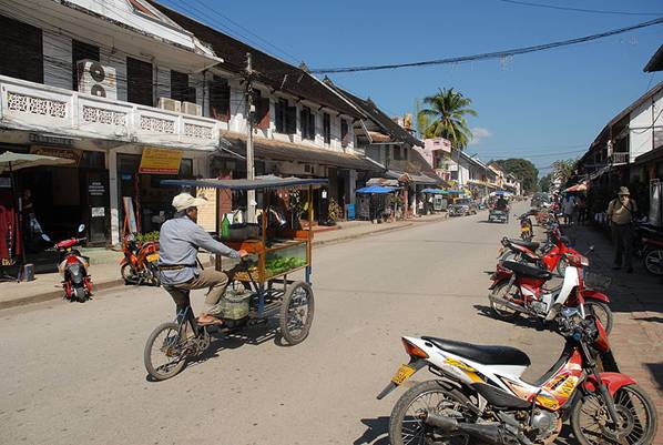 File:Luang Prabang Rue.JPG