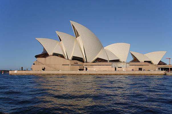 File:Sydney opera house side view.jpg